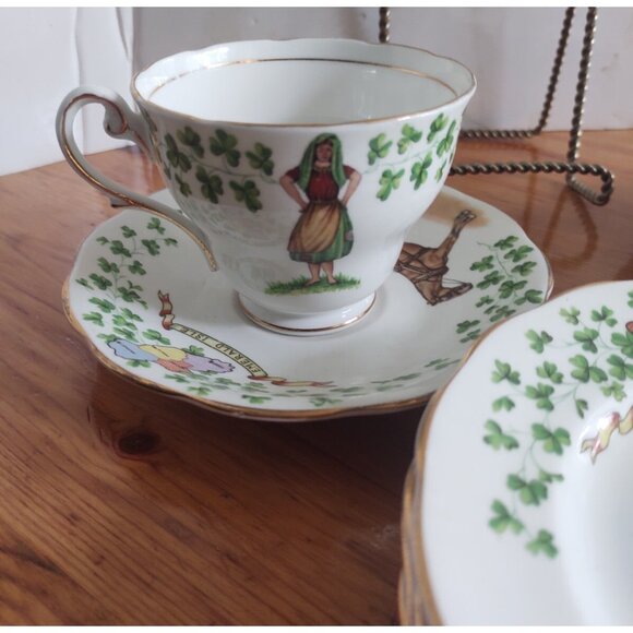 Rare Royal Standard Emerald Isle Two Cups & Saucers & Four Bread Plates 6.5" - Picture 15 of 16